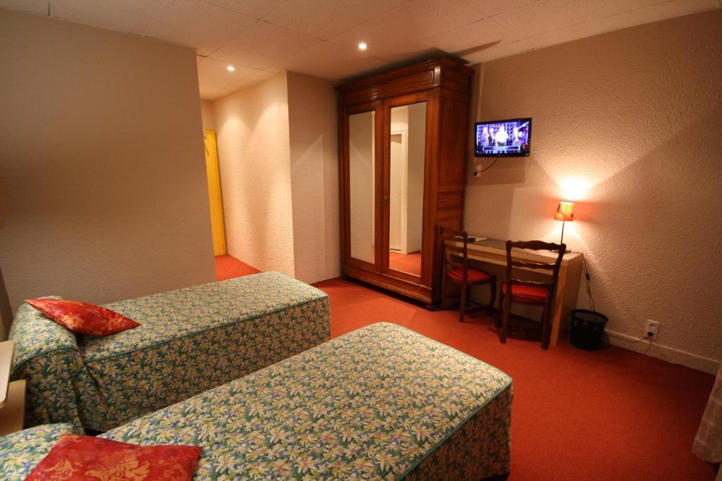 Logis Hotel L'Ange Couronne Belleville-sur-Saone Room photo