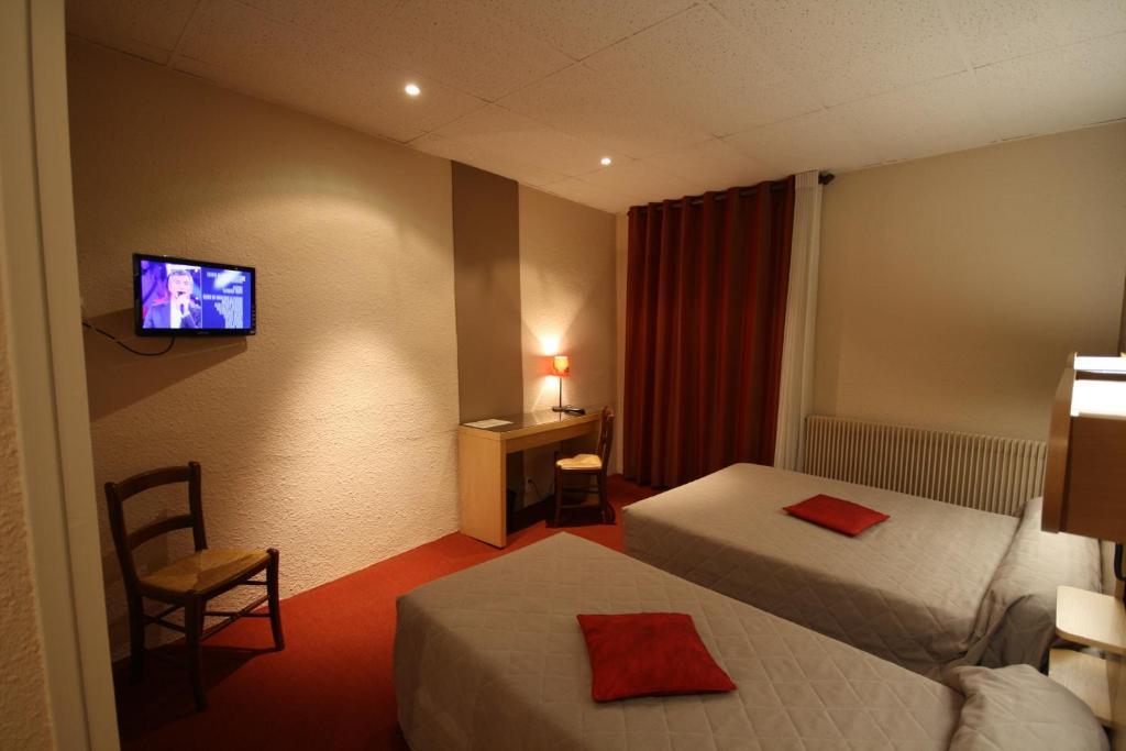Logis Hotel L'Ange Couronne Belleville-sur-Saone Room photo
