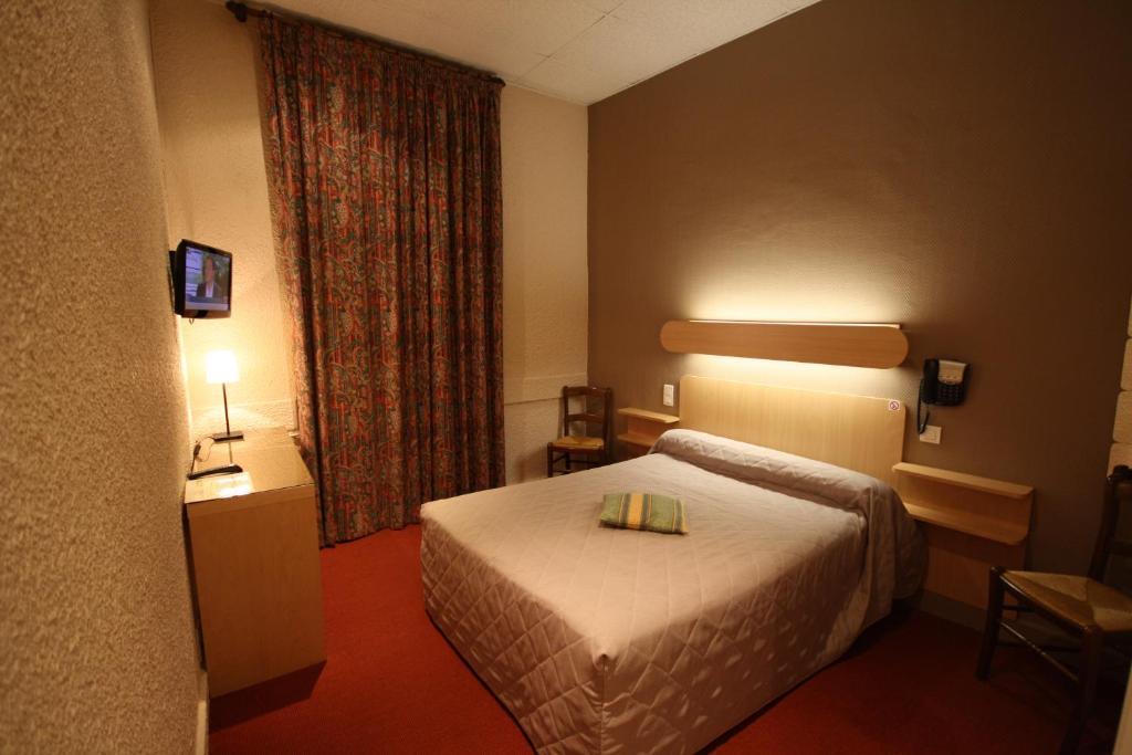 Logis Hotel L'Ange Couronne Belleville-sur-Saone Room photo